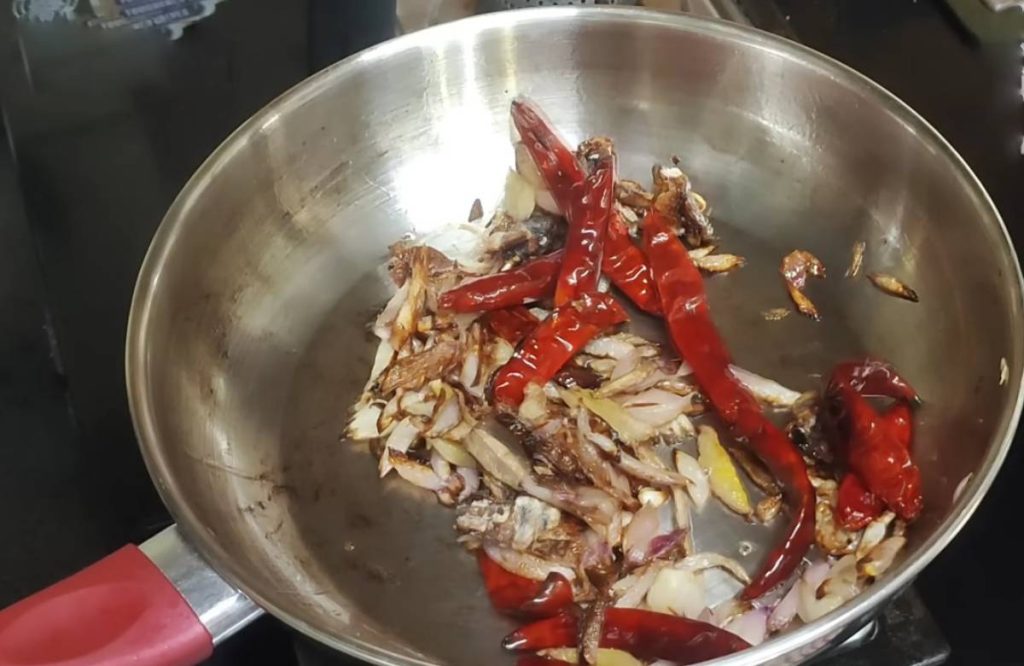 Kerala Style Onion Chammanthi