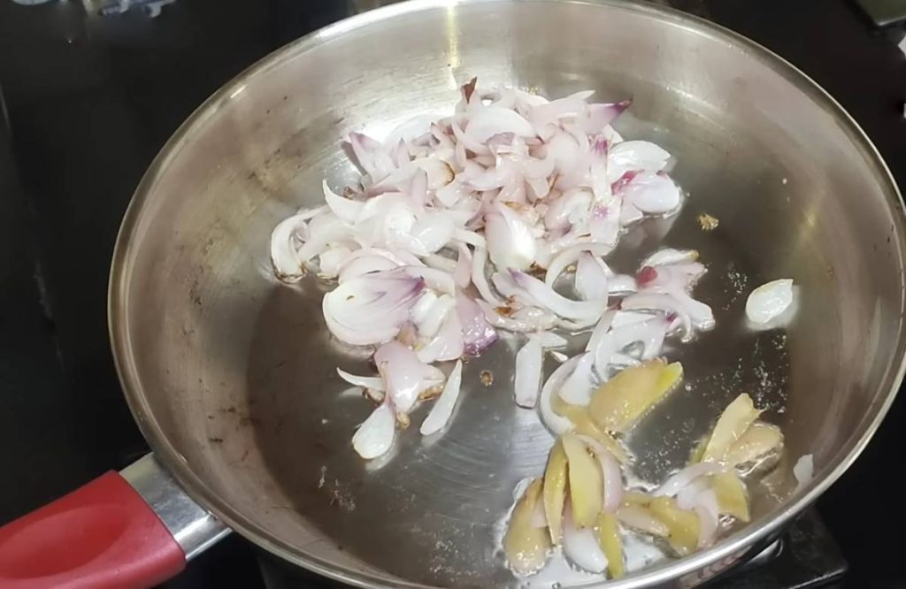 Kerala Style Onion Chammanthi