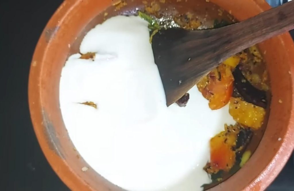Special Tomato Curd Curry